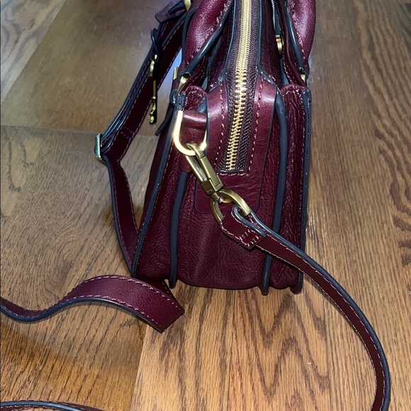 Fossil Dark Red Leather Crossbody Bag - Picture 3 of 12